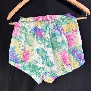 Vintage floral print hot pants